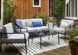 mobiliario para decorar un jardin exterio pequeño